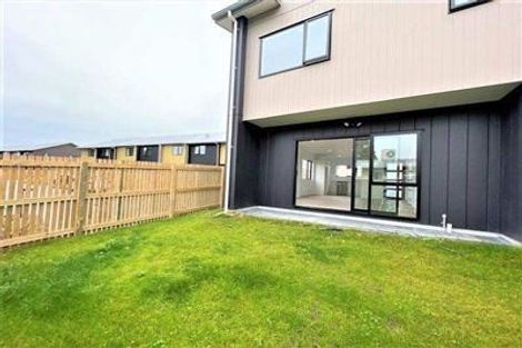 Photo of property in 35 Eileen Newey Place, Henderson, Auckland, 0612