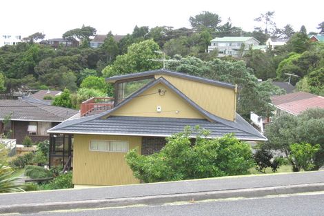 Photo of property in 2 Pluto Place, Beach Haven, Auckland, 0626