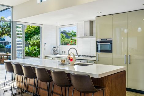 Photo of property in 37 Laurence Street, Manly, Whangaparaoa, 0930