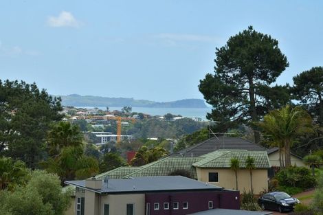 Photo of property in 35 Landvale Court, Browns Bay, Auckland, 0630