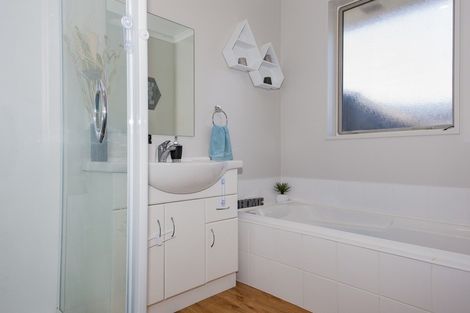 Photo of property in 187b High Street, Oxford, 7430