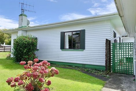 Photo of property in 16 Wallace Road, Waipukurau, 4200