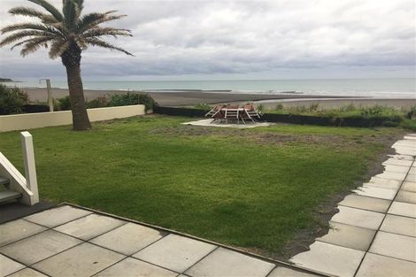 Photo of property in 7 Messenger Terrace, Oakura, 4314