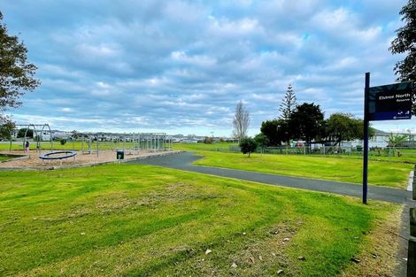 Photo of property in 1 Reg Pearce Way, Glen Innes, Auckland, 1072