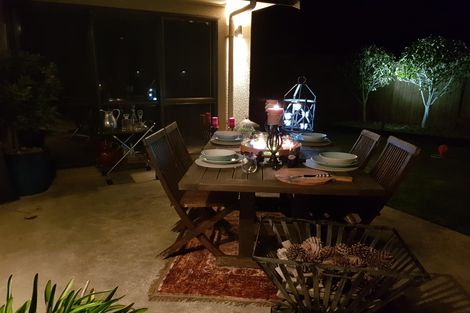 Photo of property in 5 Ron Place, Fitzherbert, Palmerston North, 4410