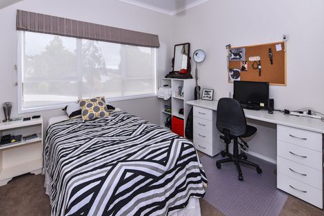 Photo of property in 15 Lemonwood Place, The Gardens, Auckland, 2105