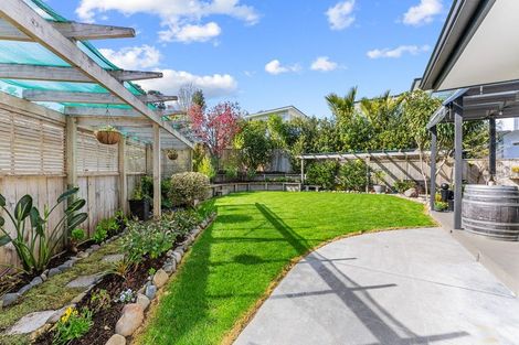Photo of property in 10f Tupare Place, Highlands Park, New Plymouth, 4312