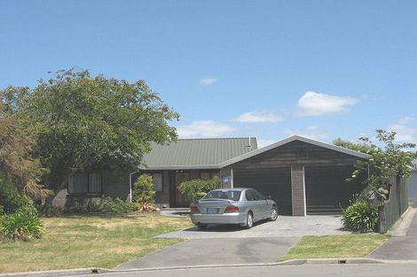 Photo of property in 35 Kirsten Place, Parklands, Christchurch, 8083