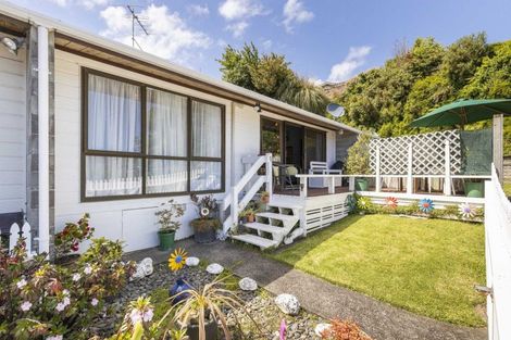 Photo of property in 14a Ambury Place, Merrilands, New Plymouth, 4312