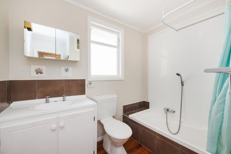 Photo of property in 6 London Terrace, Awapuni, Palmerston North, 4412