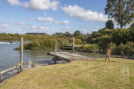 Photo of property in 18 Kent Terrace, Riverhead, 0820