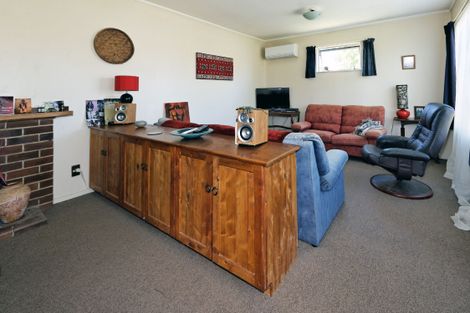 Photo of property in 16 Woodglen Road, Glen Eden, Auckland, 0602
