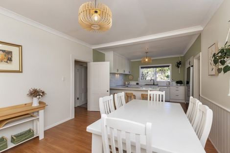 Photo of property in 11 Tiromoana Road, Raumati South, Paraparaumu, 5032