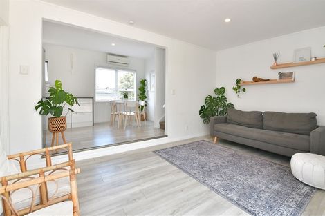 Photo of property in 52b Bay Street, Red Beach, 0932