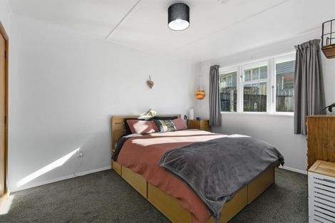 Photo of property in 47 Bird Grove, Stokes Valley, Lower Hutt, 5019