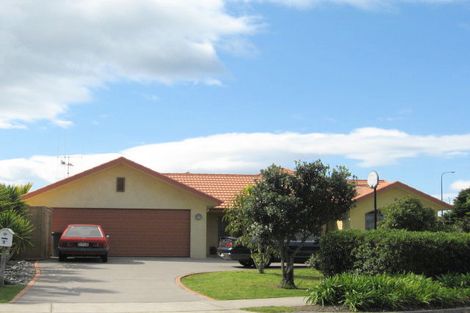 Photo of property in 2 Tuihana Drive, Papamoa Beach, Papamoa, 3118
