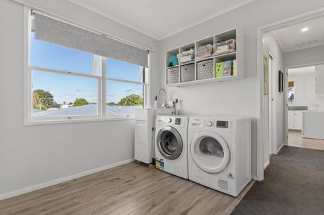 Photo of property in 1 Highfield Crescent, Brookfield, Tauranga, 3110