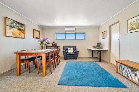 Photo of property in 5 Totara Street, Taradale, Napier, 4112