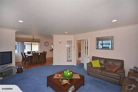Photo of property in 71a Oceanview Road, Mount Maunganui, 3116