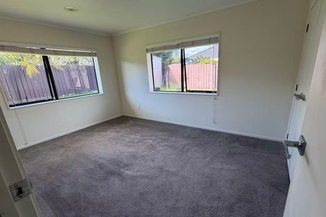 Photo of property in 163 Walter Strevens Drive, Conifer Grove, Takanini, 2112