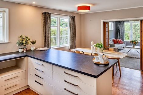 Photo of property in 48 Kiwi Crescent, Tawa, Wellington, 5028