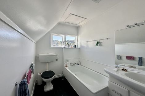 Photo of property in 35a Marine Parade, Seatoun, Wellington, 6022