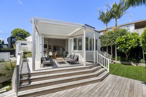 Photo of property in 40 Livingstone Street, Westmere, Auckland, 1022