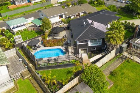 Photo of property in 81 Bleakhouse Road, Howick, Auckland, 2014
