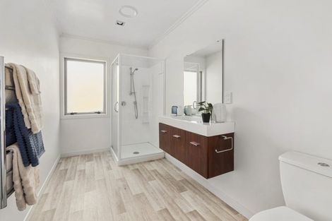 Photo of property in 67 Sheridan Terrace, Johnsonville, Wellington, 6037