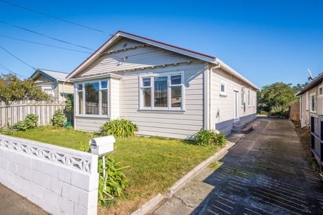 Photo of property in 204 Coutts Street, Rongotai, Wellington, 6022