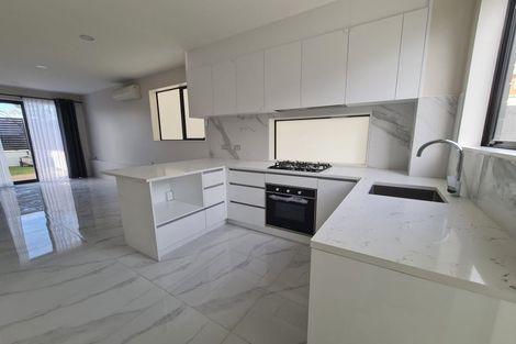 Photo of property in 2/532 Glenfield Road, Glenfield, Auckland, 0629