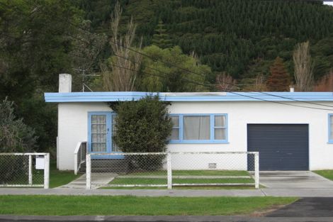Photo of property in 60 Hinemoa Street, Paraparaumu, 5032
