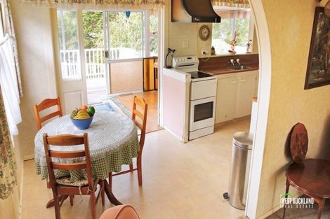 Photo of property in 26 Crystal Avenue, Glendene, Auckland, 0602