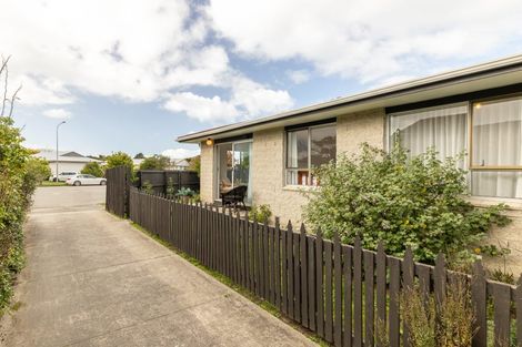 Photo of property in 1/17 Tamarisk Place, Parklands, Christchurch, 8083