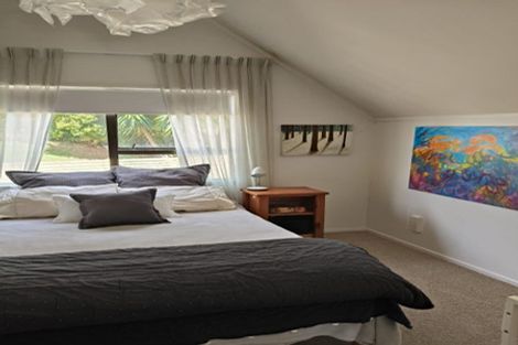 Photo of property in 2/11 Emery Grove, Bayview, Auckland, 0629