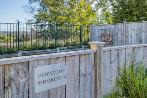 Photo of property in 10 Grenache Way, Kumeu, 0810