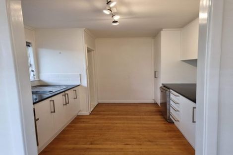 Photo of property in 2/16 Hogans Road, Glenfield, Auckland, 0629