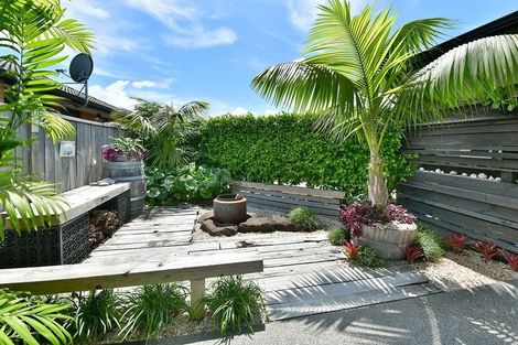 Photo of property in 6 Fendalton Place, Hatfields Beach, Orewa, 0931