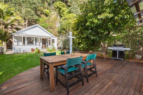 Photo of property in 123 Muritai Road, Eastbourne, Lower Hutt, 5013