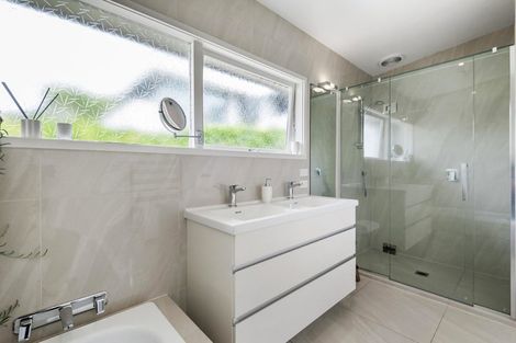 Photo of property in 53 Parr Terrace, Castor Bay, Auckland, 0620