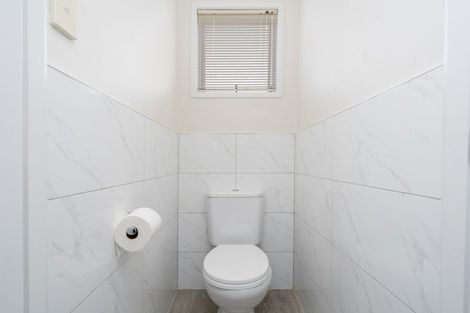 Photo of property in 17 Fitzwater Place, Henderson, Auckland, 0612