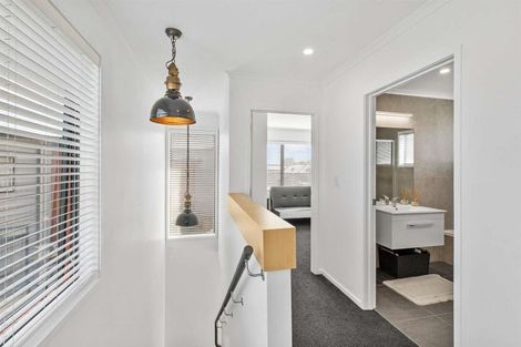 Photo of property in 143 Grove Road, Papakura, 2110