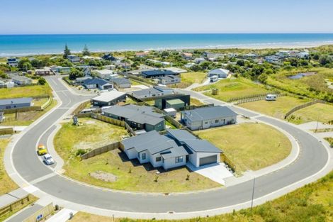 Photo of property in 12 Seagrass Place, Otaki Beach, Otaki, 5512