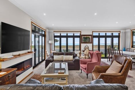 Photo of property in 34 The Esplanade, Westshore, Napier, 4110