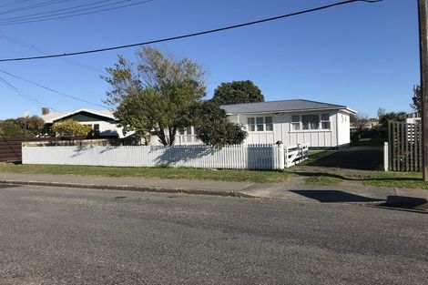 Photo of property in 2 Coleman Street, Paraparaumu, 5032