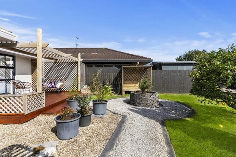 Photo of property in 2/83 Meadowland Drive, Somerville, Auckland, 2014
