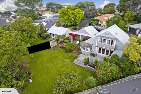 Photo of property in 11 Albany Highway, Unsworth Heights, Auckland, 0632