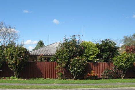 Photo of property in 4 Esmeralda Street, Welcome Bay, Tauranga, 3112