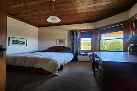 Photo of property in 28 Apuka Street, Brooklyn, Wellington, 6021