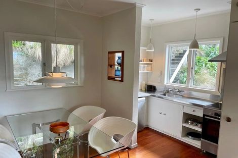 Photo of property in 13 Thane Road, Roseneath, Wellington, 6011